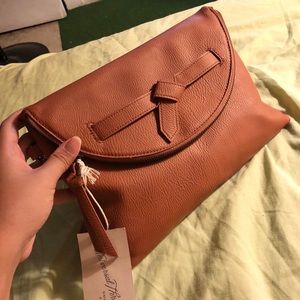 ♦️SOLD♦️ Universal Thread Clutch Wrislet